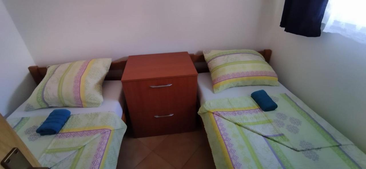 Apartments Natasa Vir Ngoại thất bức ảnh